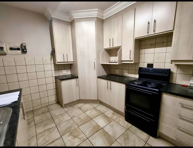 2 BEDROOM APARTMENT TO LET IN THREE RIVERS PROPER